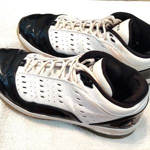 Rare 2010 Nike Air Jordan One6one7 407587- size 12